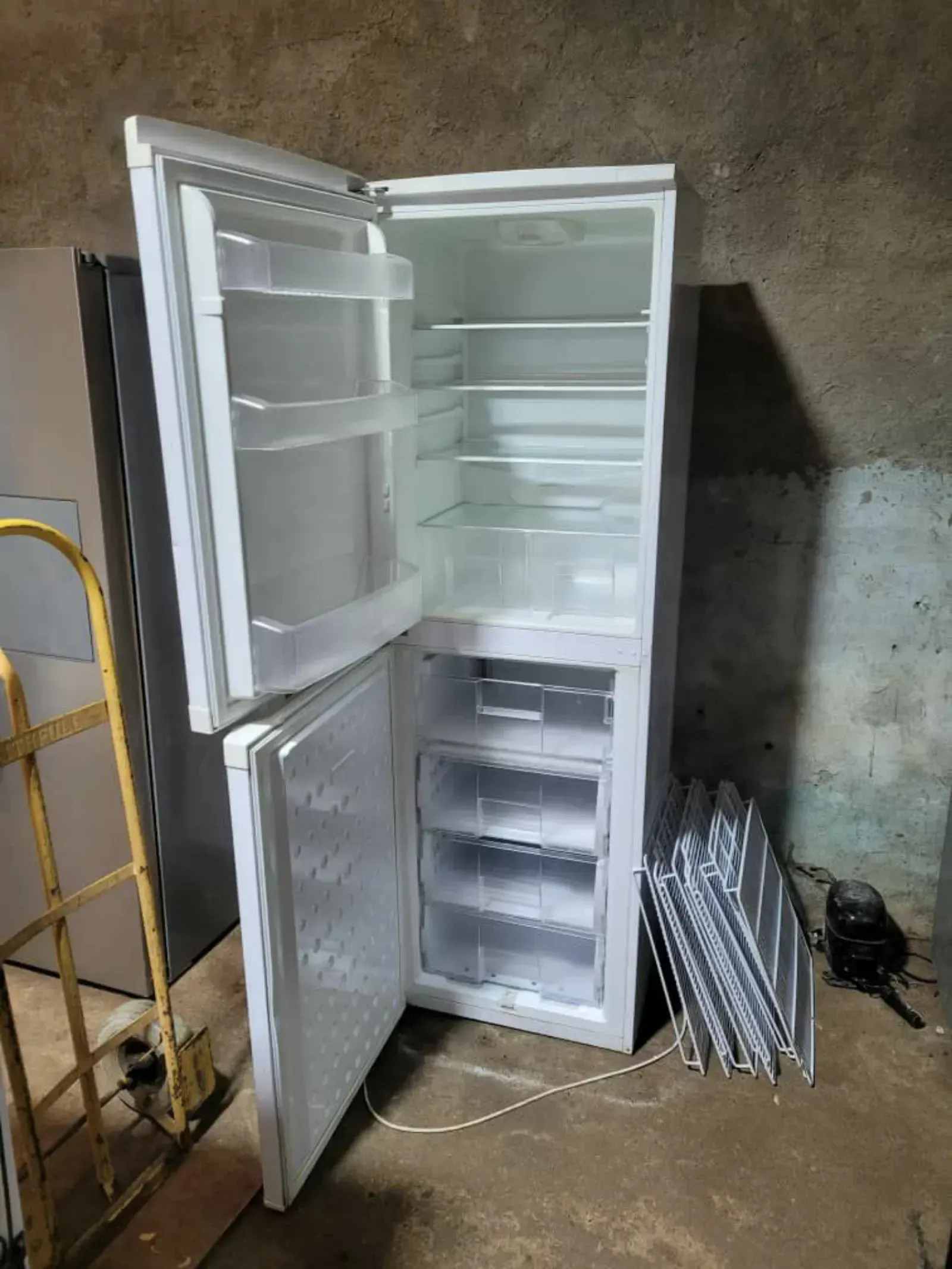 Gallery Photo 16 - Marketplace | Samsung Fridge New Available, Logpom, Douala, Cameroon | Electronics & Media  > Other Electronics & Media