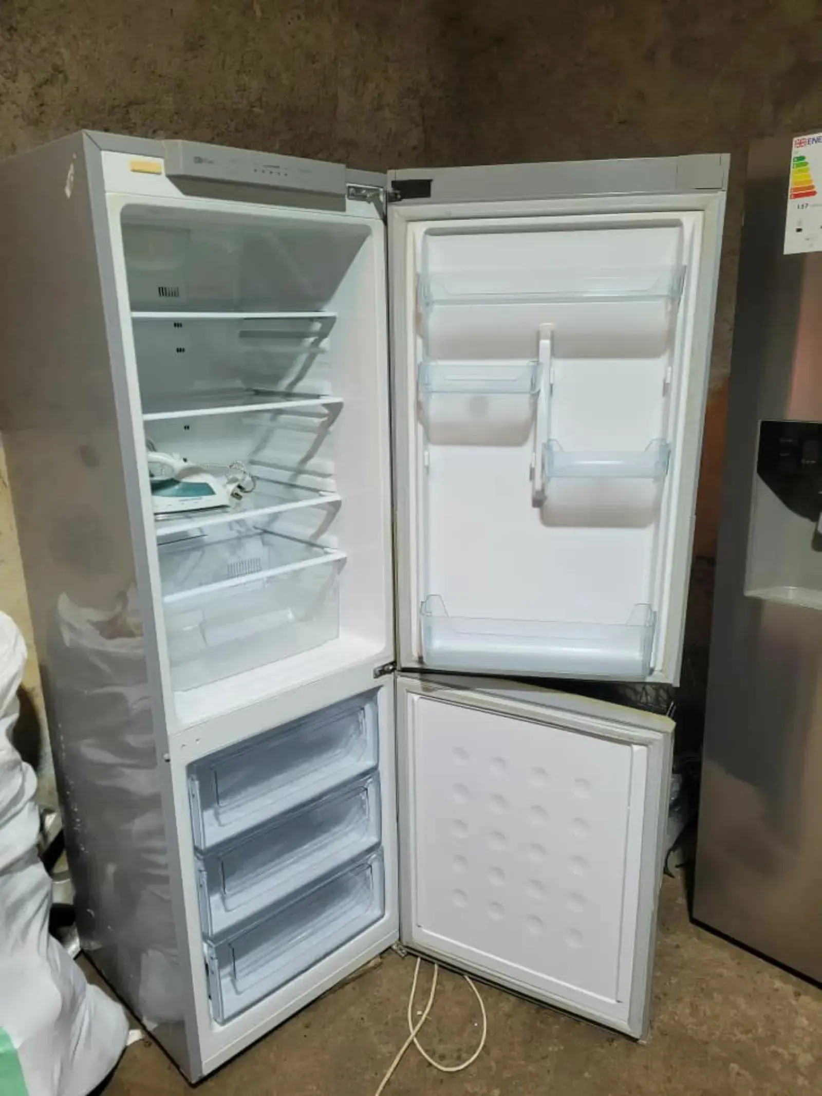 Gallery Photo 17 - Marketplace | Samsung Fridge New Available, Logpom, Douala, Cameroon | Electronics & Media  > Other Electronics & Media