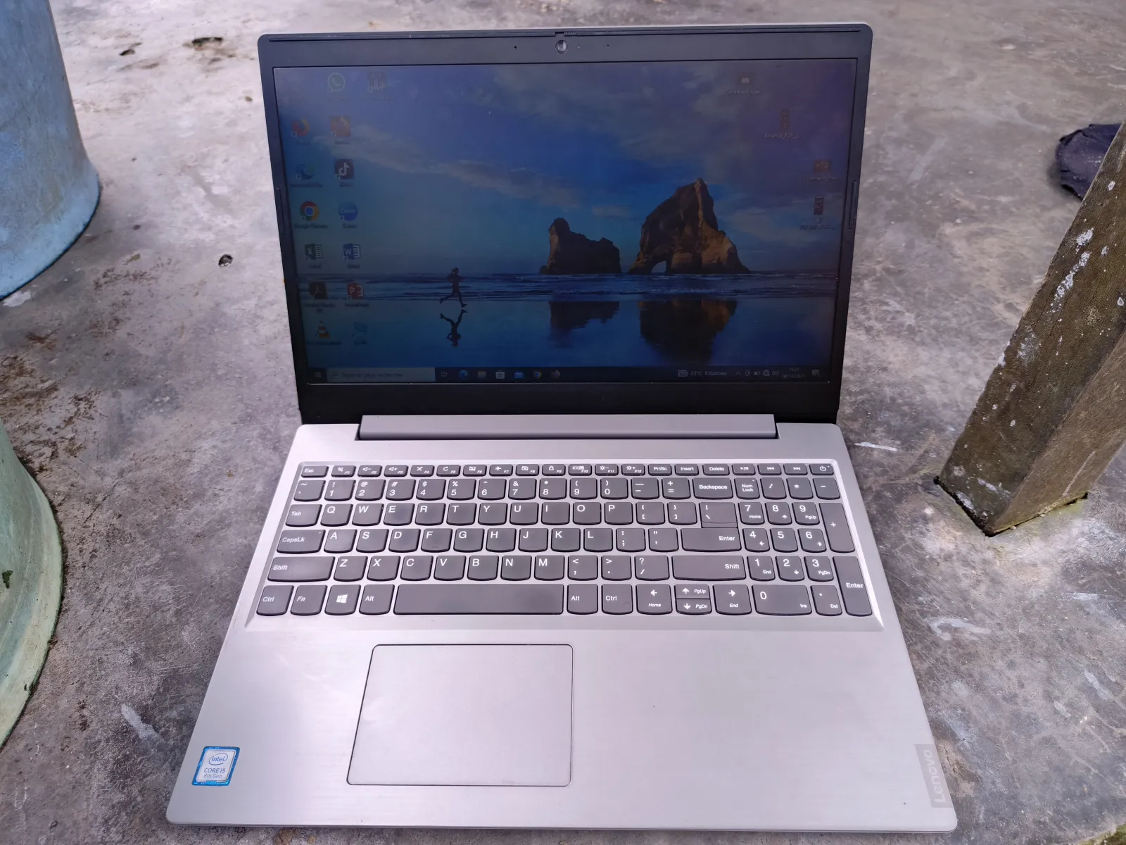 Main Photo - Marketplace | Ordinateur Laptop Lenevo, Madagascar, Douala, Cameroon | Electronics & Media 