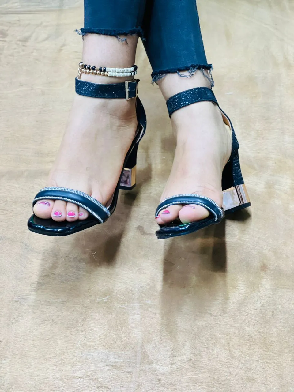 Main Photo - Marketplace | Talon, Akwa-douche, Douala, Cameroon | Clothing, Shoes, & Others  > Women's shoes
