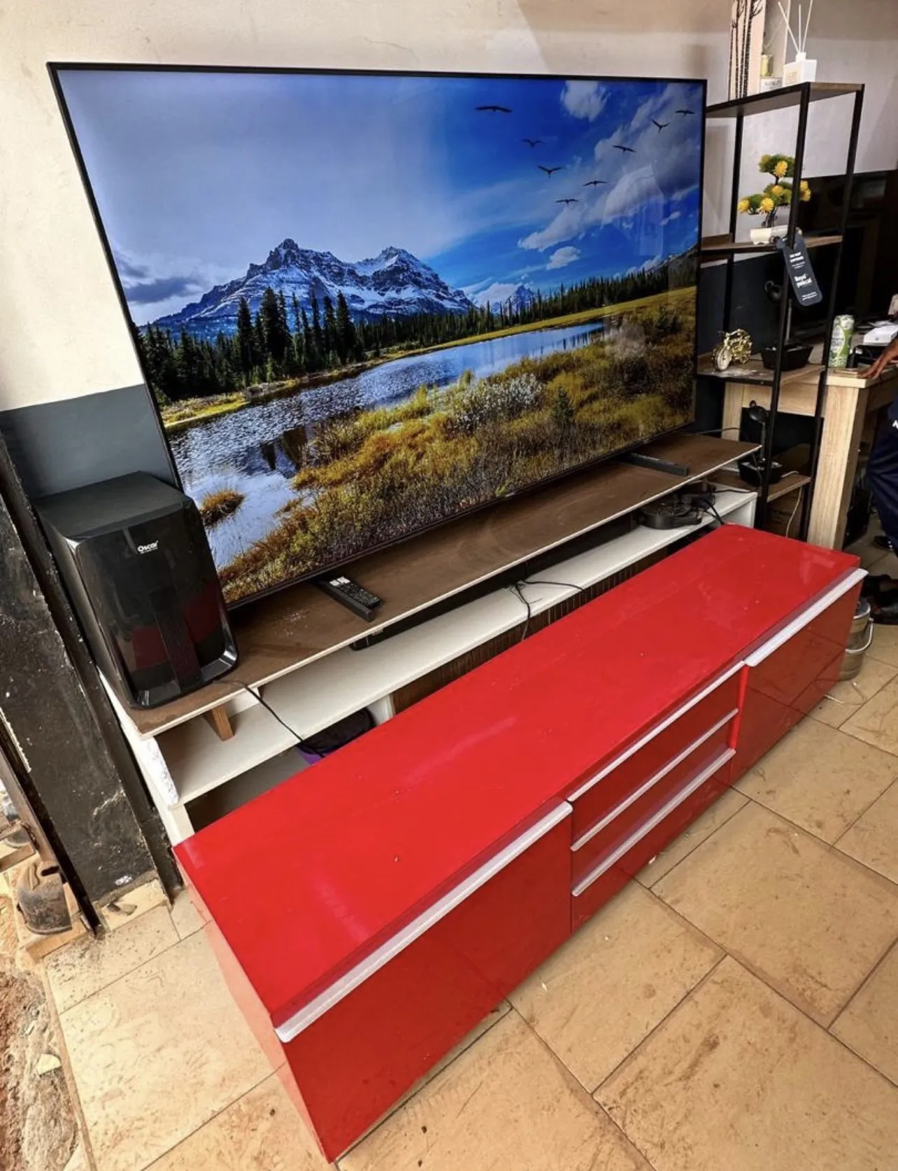Gallery Photo 6 - Marketplace | Television, Commercial Avenue, Bamenda, Cameroon | Electronics & Media  > Other Electronics & Media