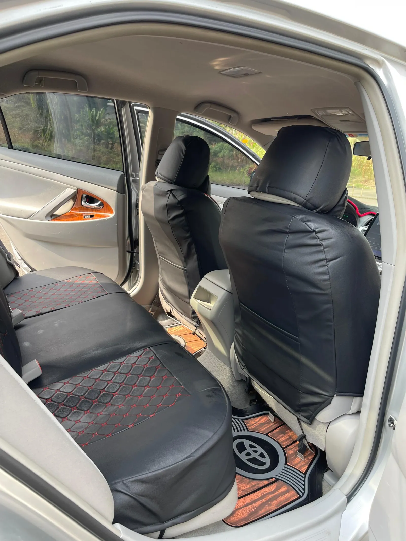 Gallery Photo 2 - Marketplace | Good Looking Toyota Camry For Sale, Bonduma, Buea, Cameroon | Vehicles & motors  > Cars & Trucks