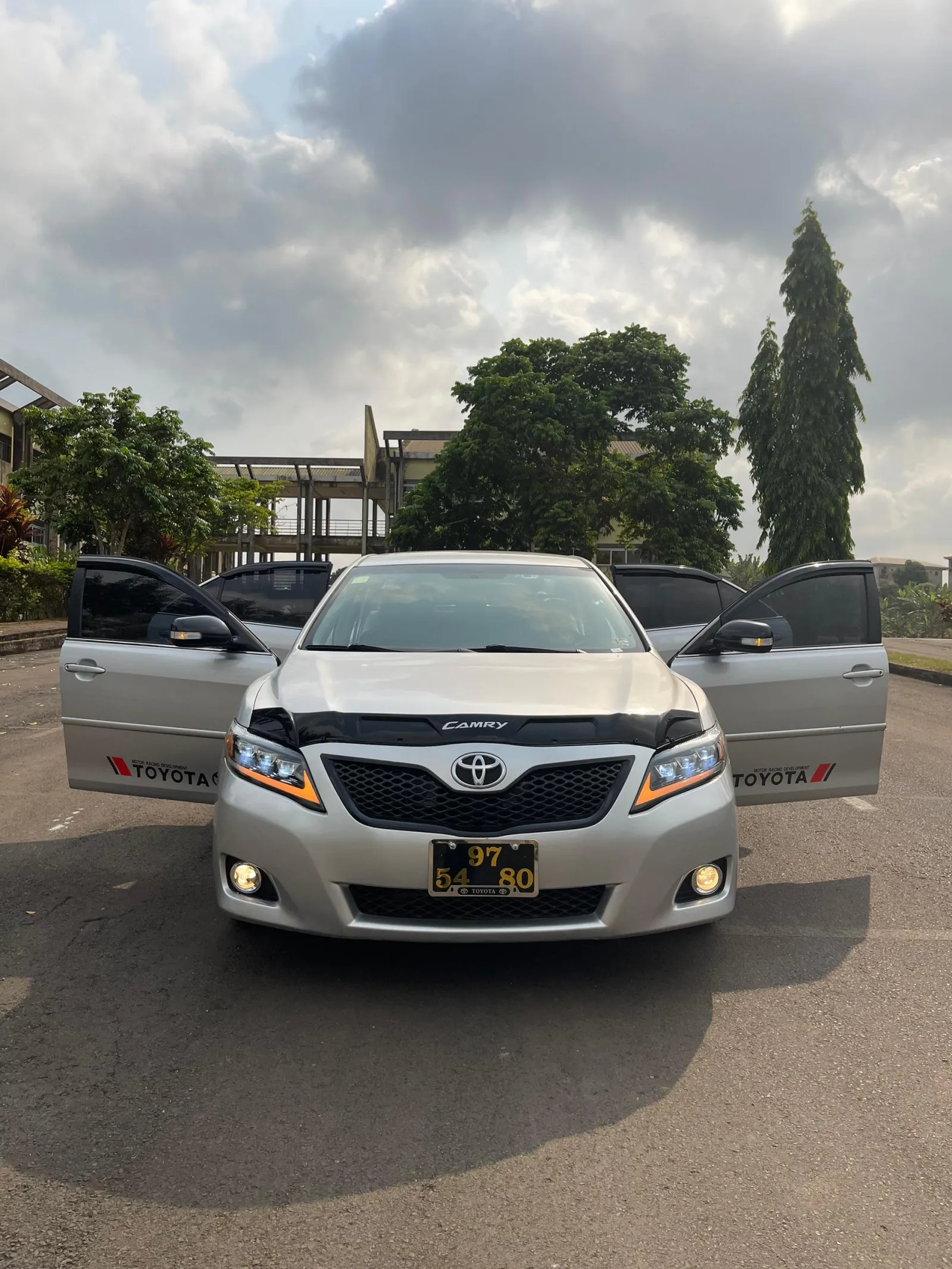 Gallery Photo 5 - Marketplace | Good Looking Toyota Camry For Sale, Bonduma, Buea, Cameroon | Vehicles & motors  > Cars & Trucks