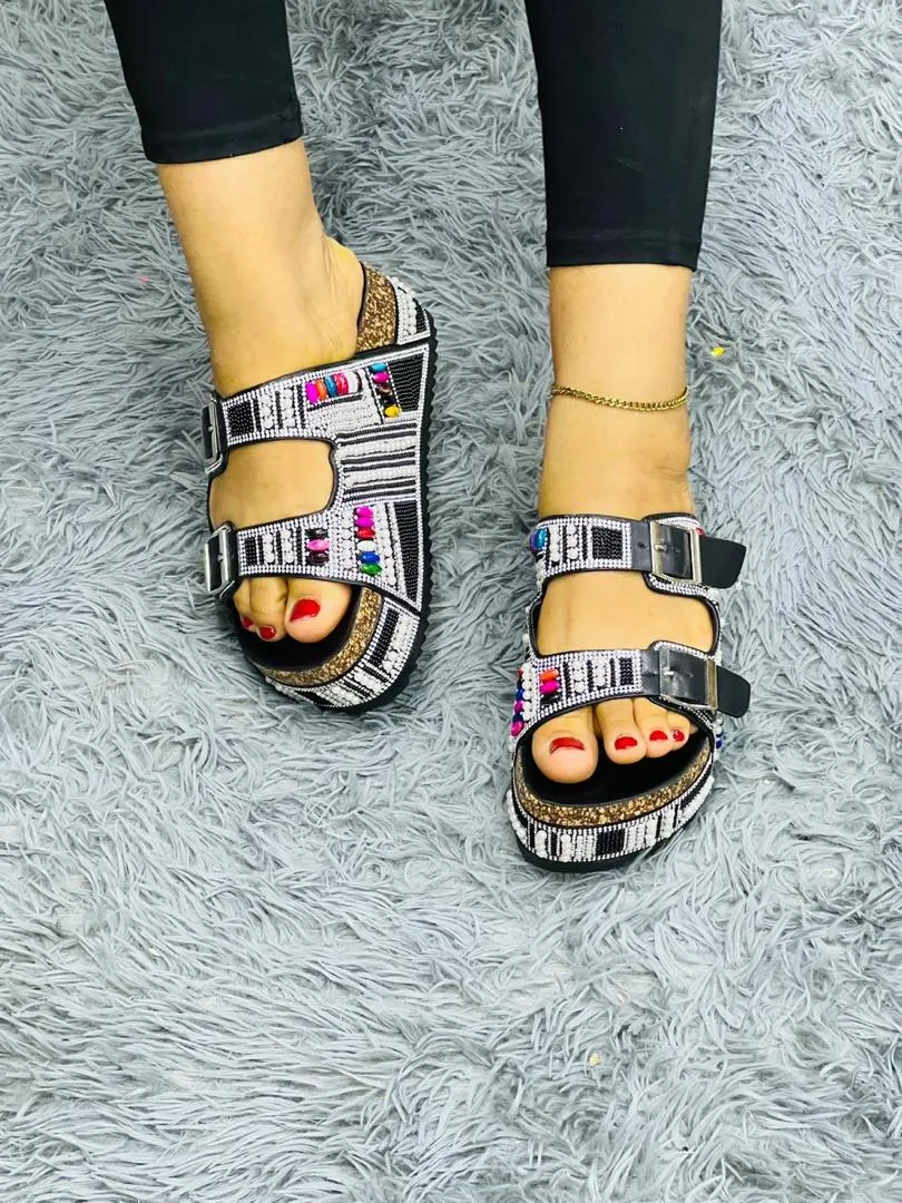 Gallery Photo 7 - Marketplace | Babouche Avec Perles, Akwa-Douche, Douala, Cameroon | Clothing, Shoes, & Others  > Women's shoes