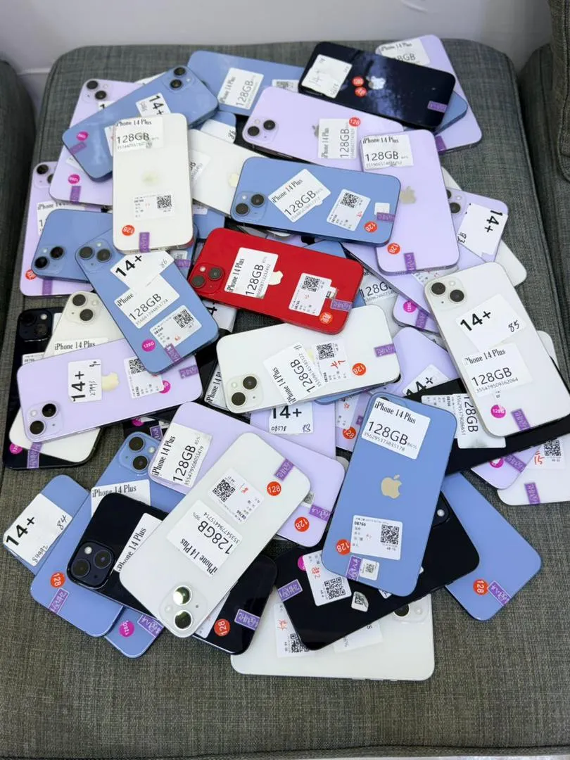 Gallery Photo 1 - Marketplace | Iphone 14 Plus, Akwa, Douala, Cameroon | Electronics & Media  > Cell phones & Accessories