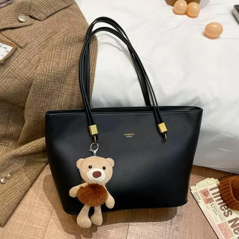 Gallery Photo 4 - Marketplace | Cute Leather Handbags, Ago palace way, Lagos, Nigeria | Clothing, Shoes, & Others 