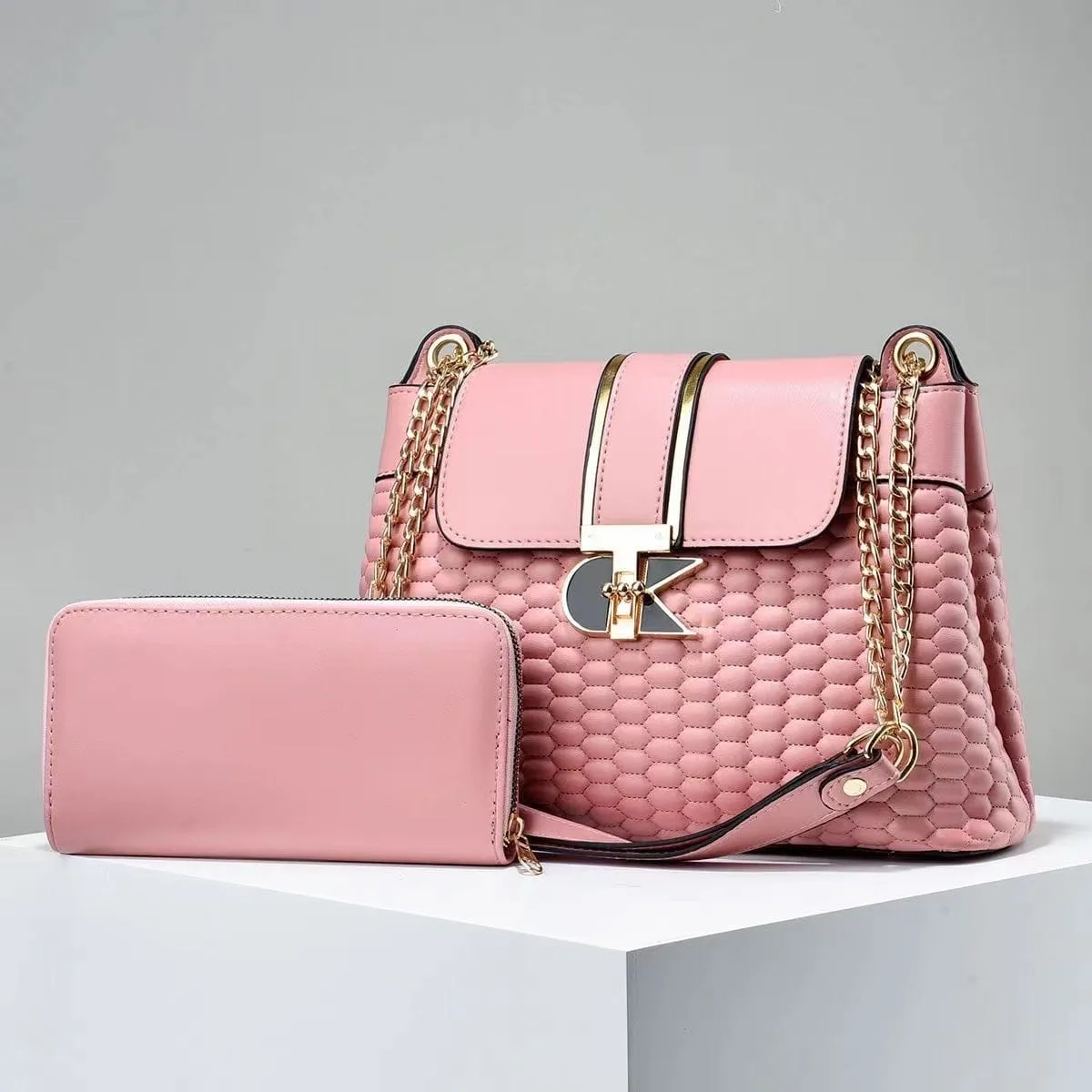 Gallery Photo 1 - Marketplace | Hand Bag, Ago palace way, Lagos, Nigeria | Clothing, Shoes, & Others  > Others & Accessories