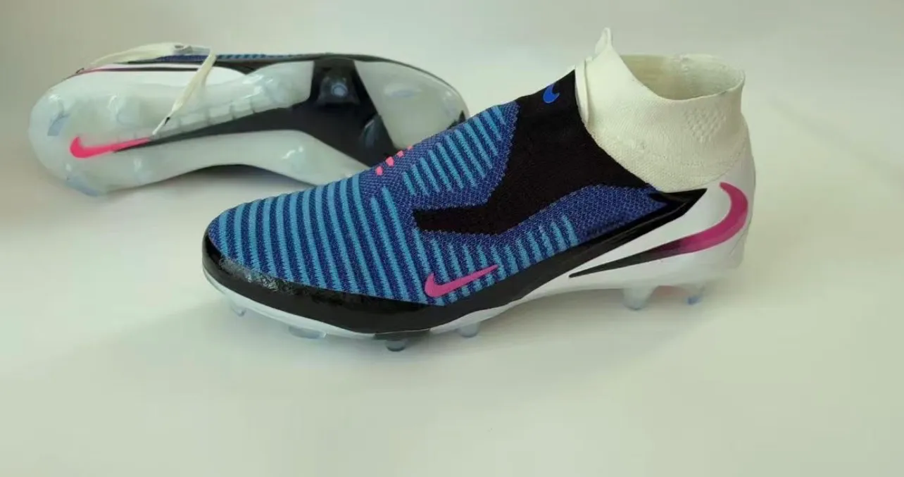 Main Photo - Marketplace | Football Boots, Simbock, Yaoundé, Cameroon | Sports & Outdoors  > Football