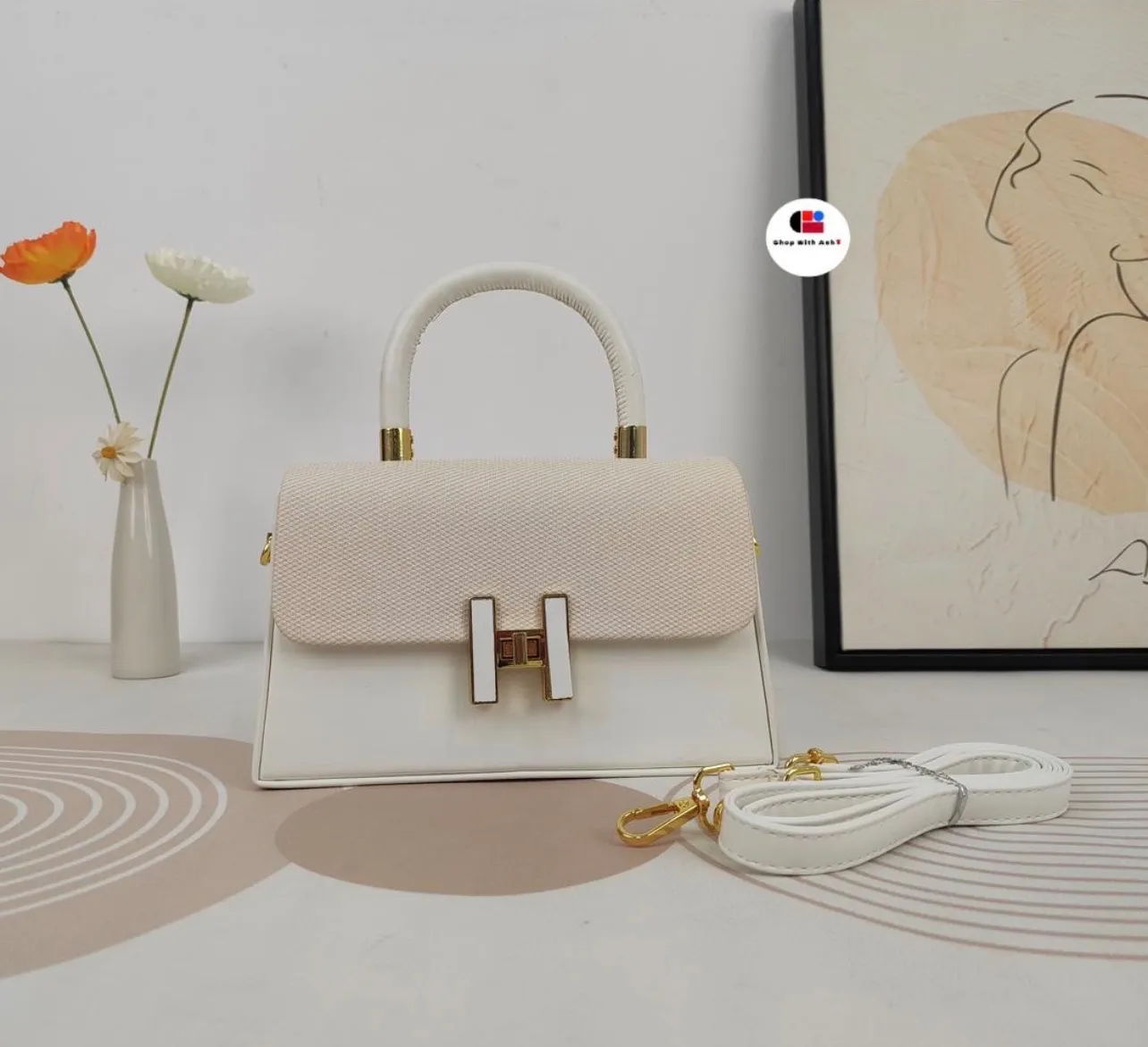 Gallery Photo 1 - Marketplace | Female Bags, Biyemassi, Yaoundé, Cameroon | Clothing, Shoes, & Others  > Others & Accessories