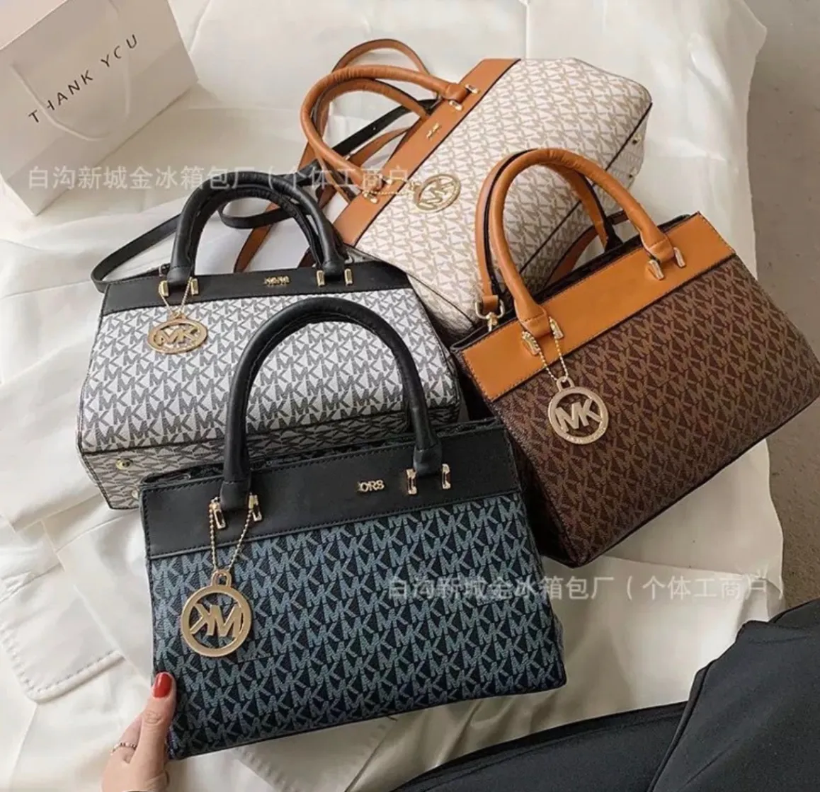 Gallery Photo 3 - Marketplace | Female Bags, Biyemassi, Yaoundé, Cameroon | Clothing, Shoes, & Others  > Others & Accessories