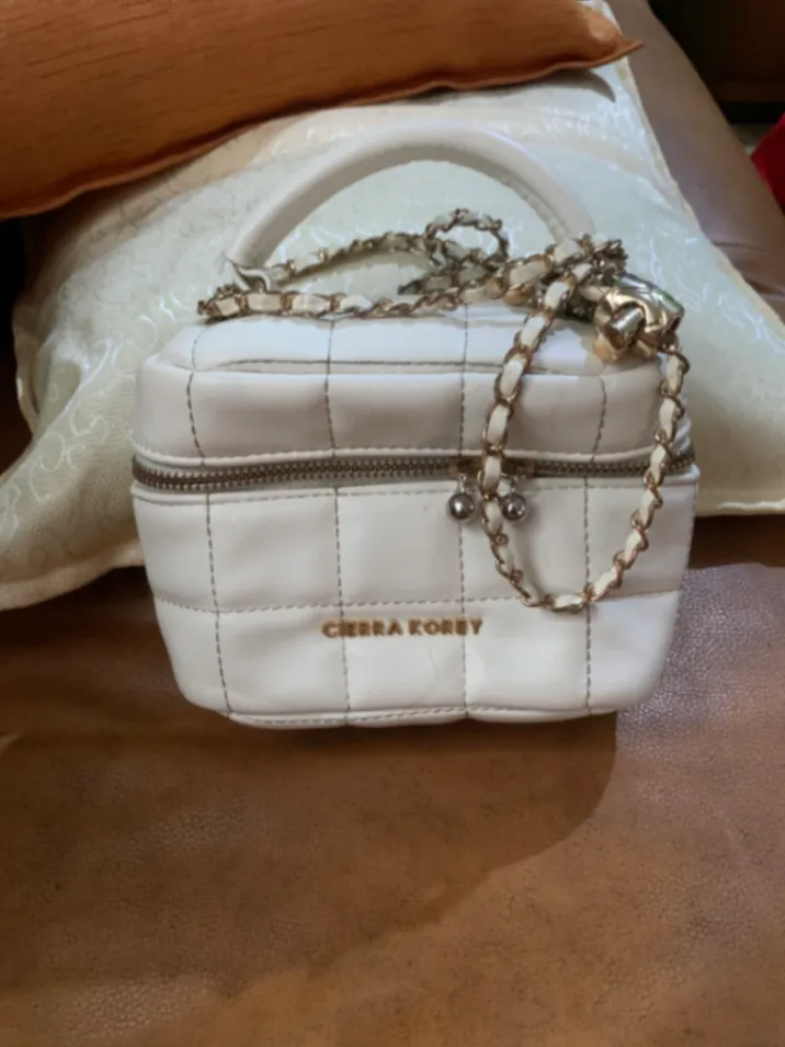 Main Photo - Marketplace | Handbag For Sale, Santa Barbara, Buea, Cameroon | Clothing, Shoes, & Others  > Women's clothing