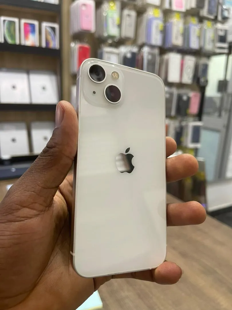 Gallery Photo 2 - Marketplace | Iphone 13 128Giga, Akwa - Dubaï, Douala, Cameroon | Electronics & Media  > Cell phones & Accessories