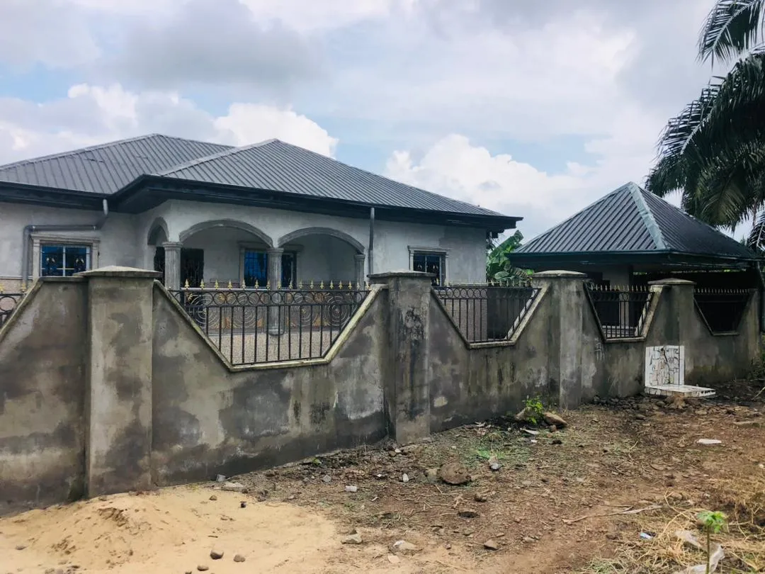 Main Photo - Real Estate | House For Sale | House For Sale Behind Daliko Likumba Tiko, Likomba, Tiko, Cameroon