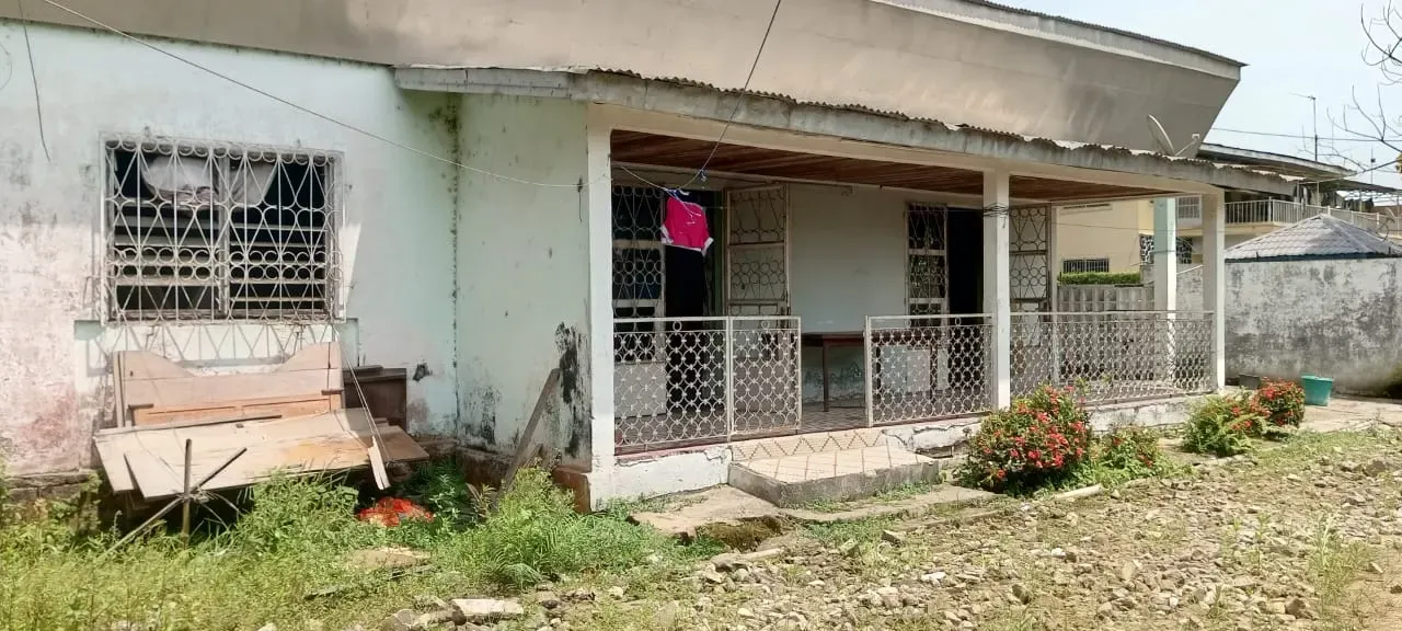 Main Photo - Real Estate | House For Sale | Prime Titled Land With Structure For Sale: 2000M² In Bonaberi, Douala, Carrefour Mutzig, Bonaberi, Douala, Cameroon