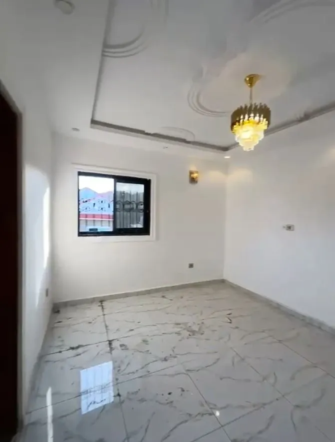 Clean Classy Studio Available Around Central Market